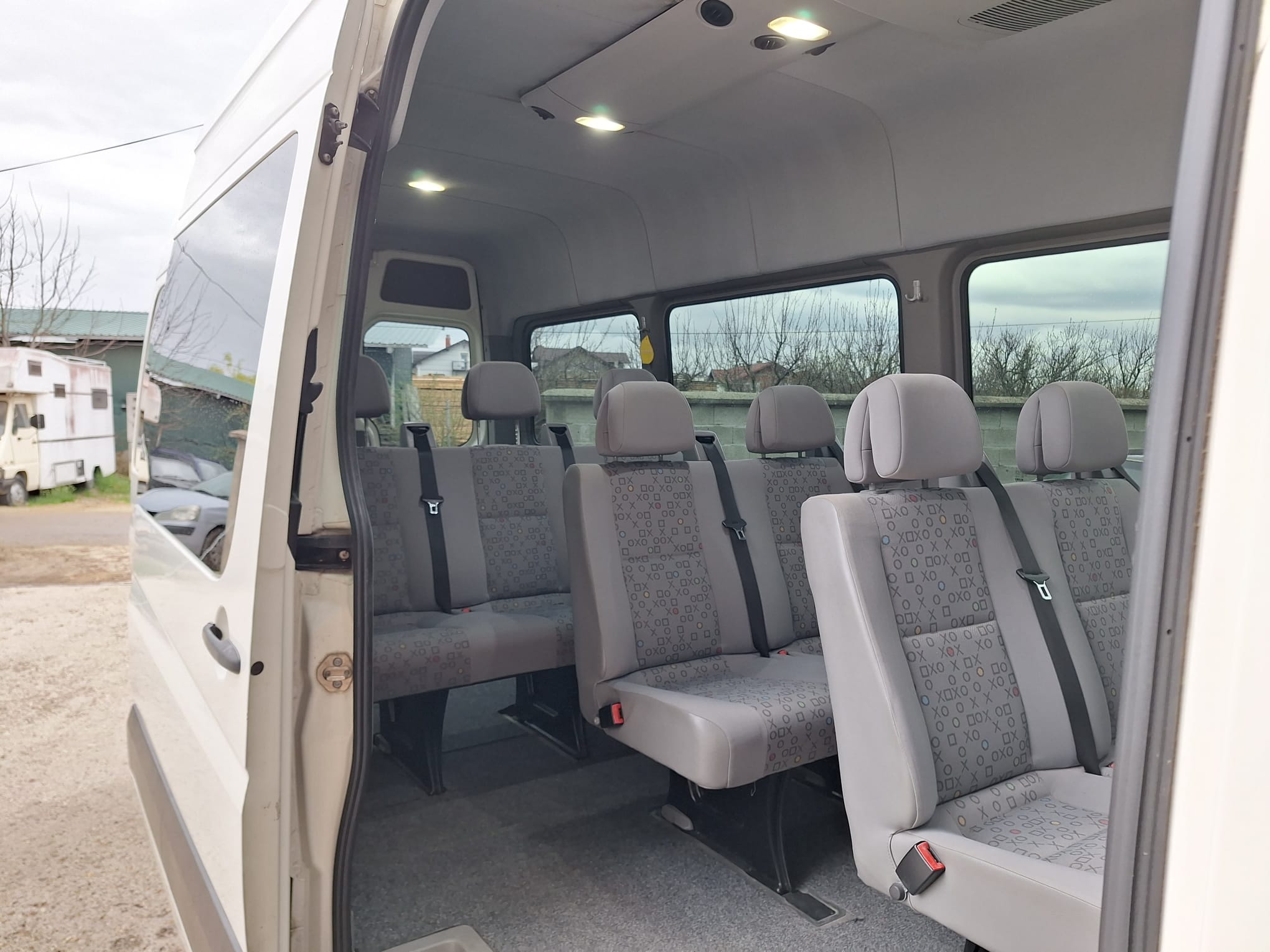 VW Crafter 8+1